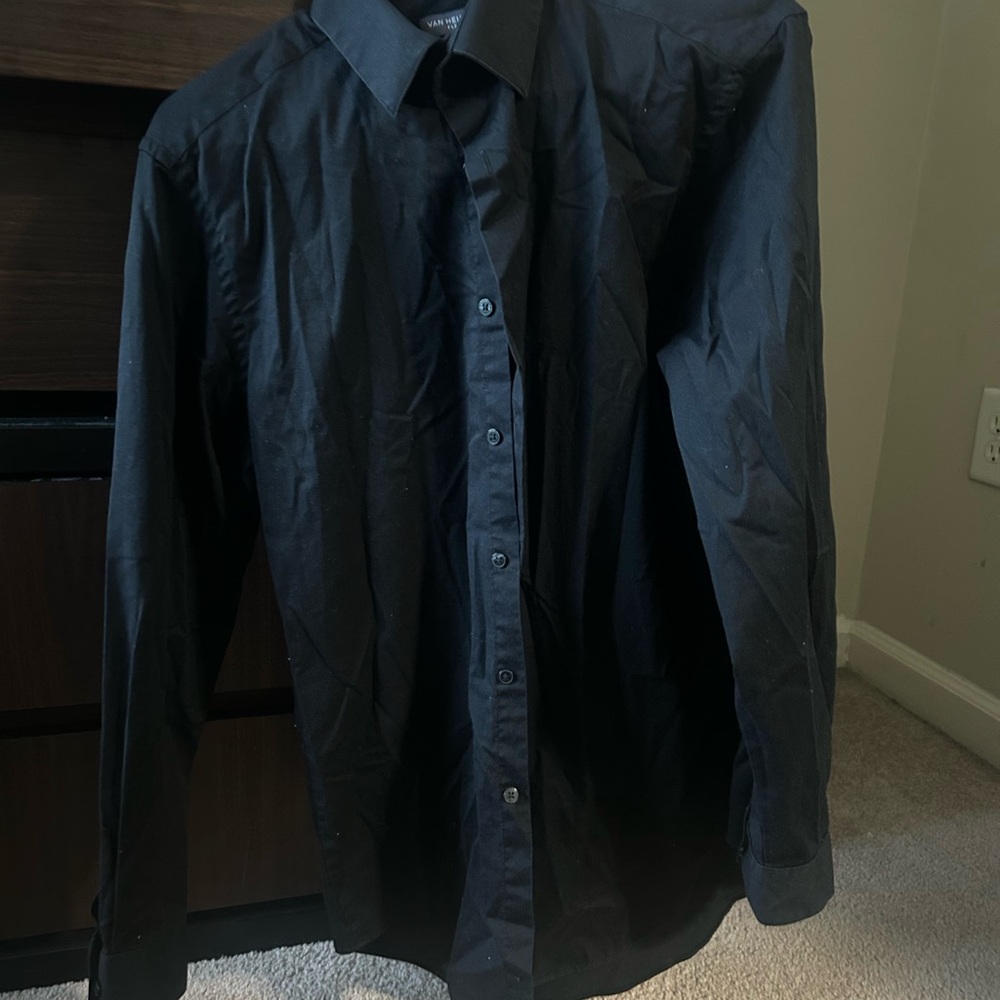 Van Heusen Black Men's Long-Sleeve Button-Up Dress Shirt